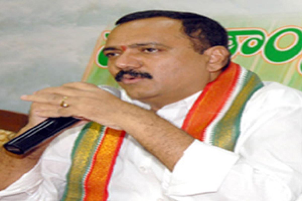 Congress leader Gandra slams KCR efforts to monopolize GHMC polls